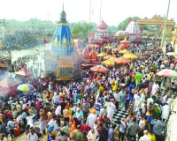   पितृ अमावस्या पर गंगा स्नान व तर्पण के लिए तीर्थनगरी में उमड़ी अपार भीड़