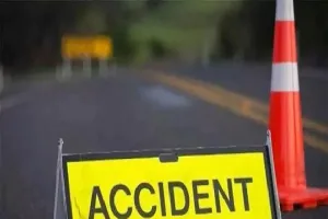   खड़े ट्रक से टकराई रोडवेज बस, यात्री की मौत